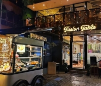 Fusion Table Restaurant Kadapakkada